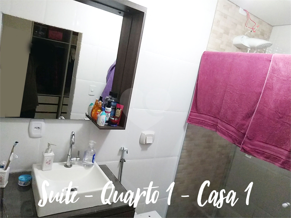 Terreno com 3 casas construídas no Jaraguá
