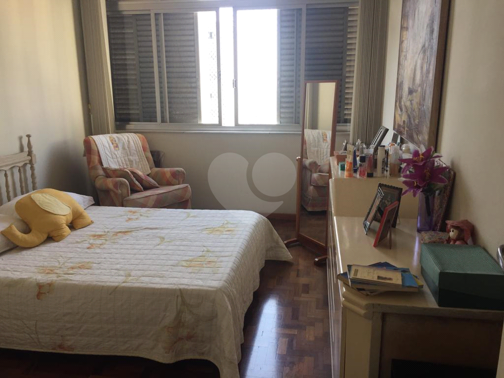 Apartamento à venda com 3 quartos, 140m² - Foto 3