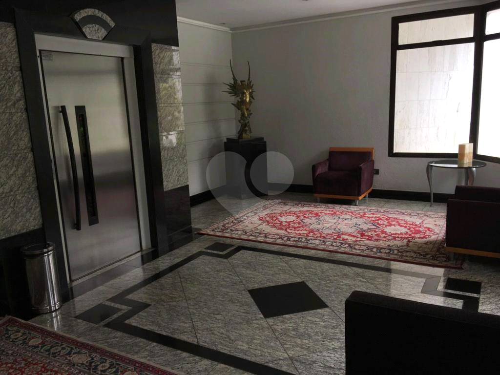 APARTAMENTO em MORUMBI