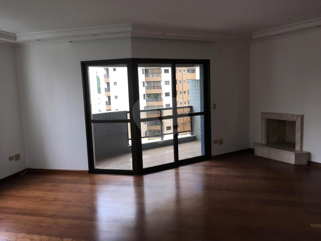 APARTAMENTO em MORUMBI