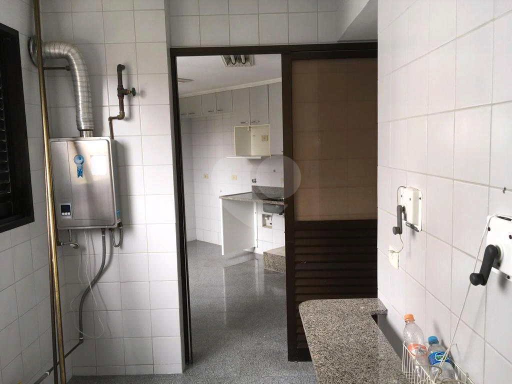 APARTAMENTO em MORUMBI