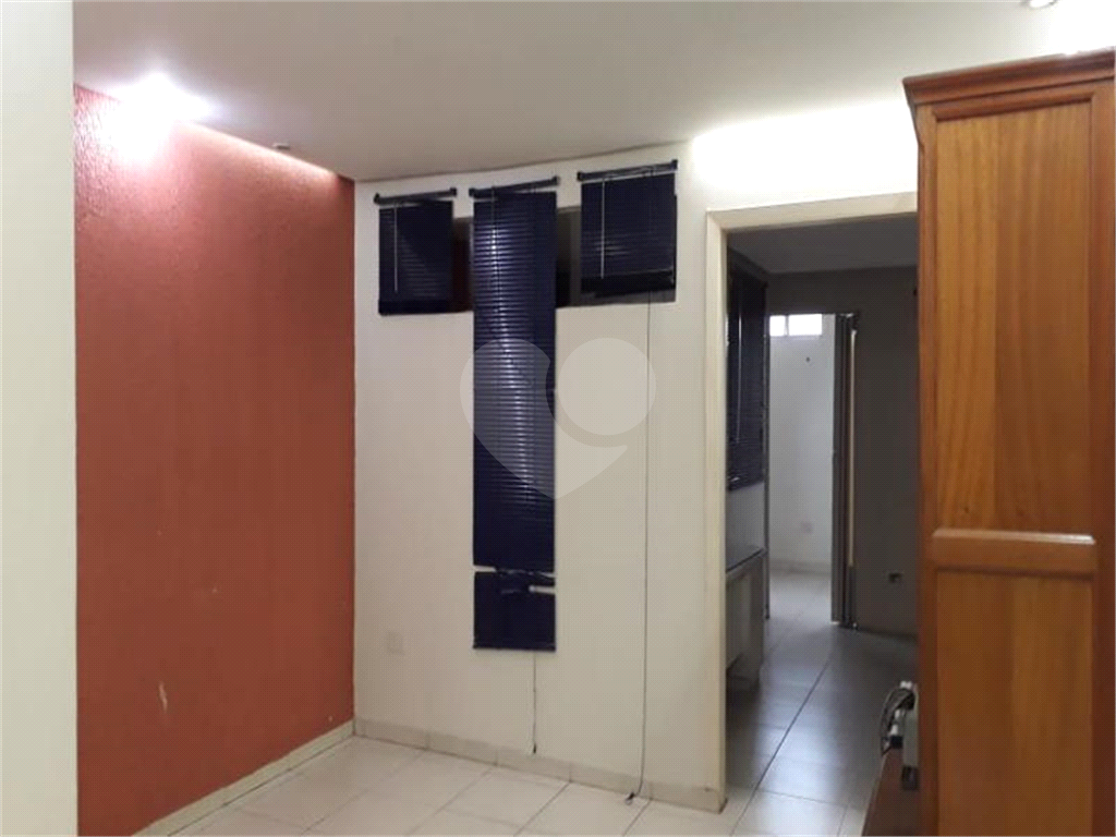 Casa em frente a estação Borba  Gato