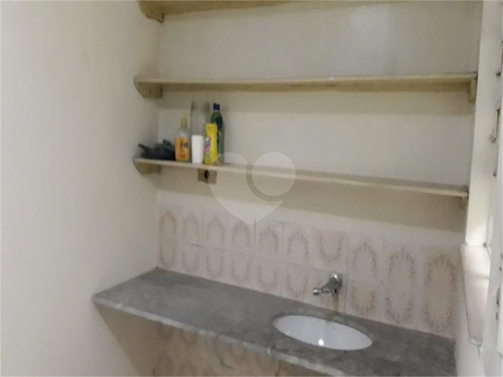 Casa em frente a estação Borba  Gato