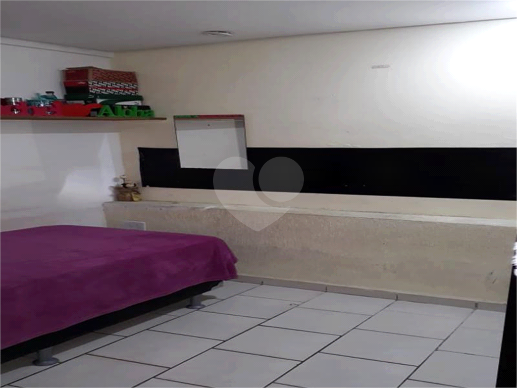 Casa em frente a estação Borba  Gato