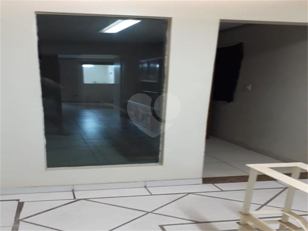 Casa em frente a estação Borba  Gato