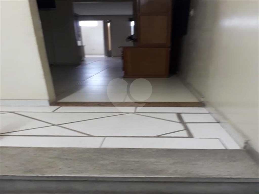 Casa em frente a estação Borba  Gato