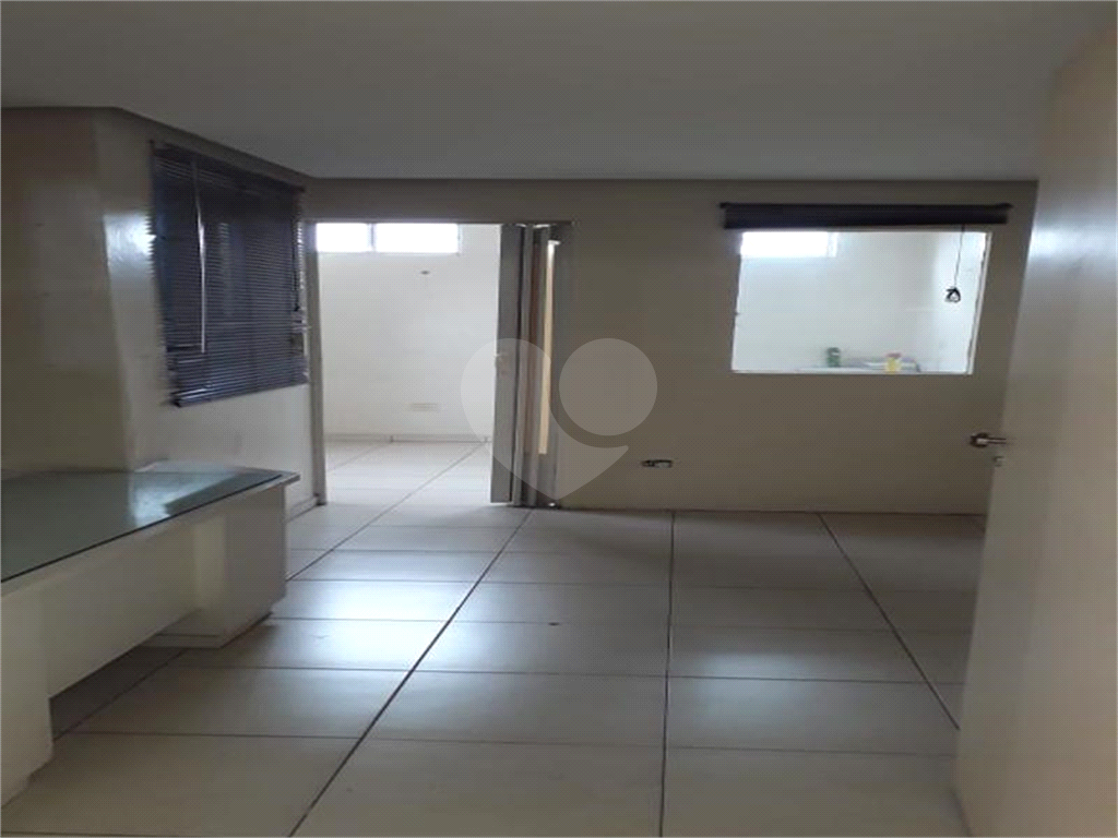 Casa em frente a estação Borba  Gato