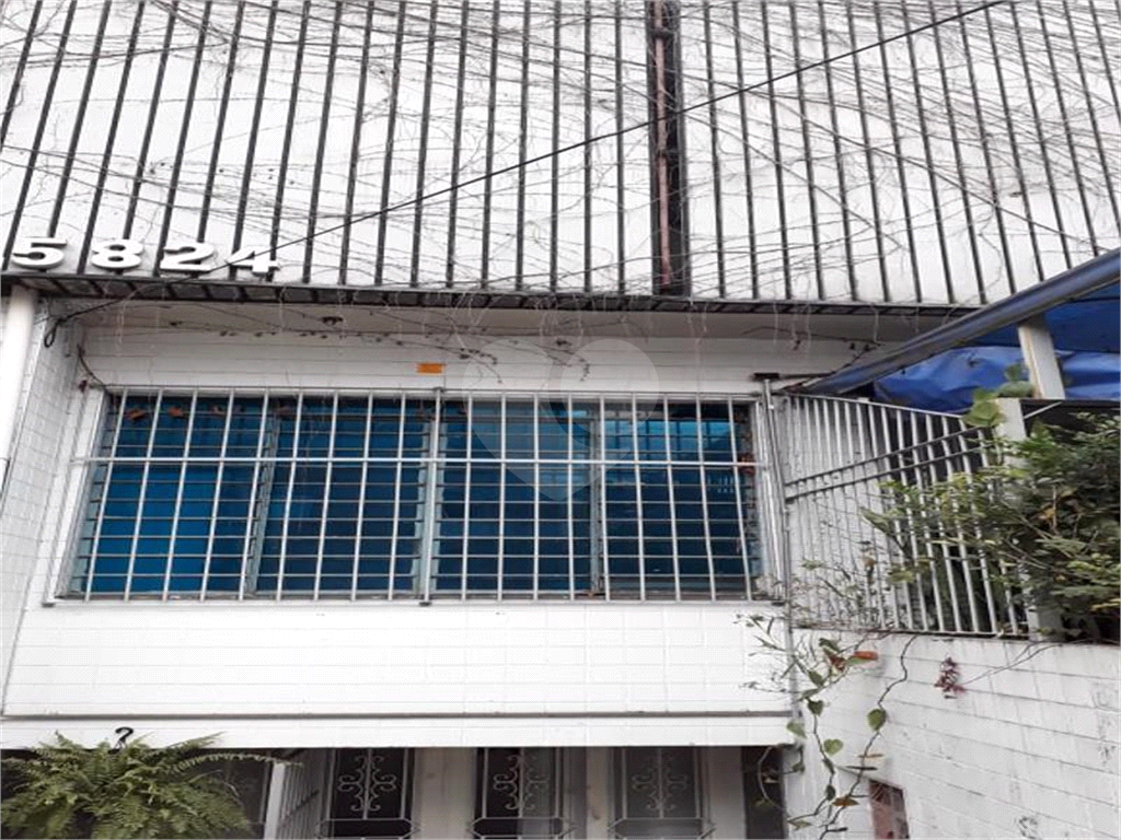 Casa em frente a estação Borba  Gato