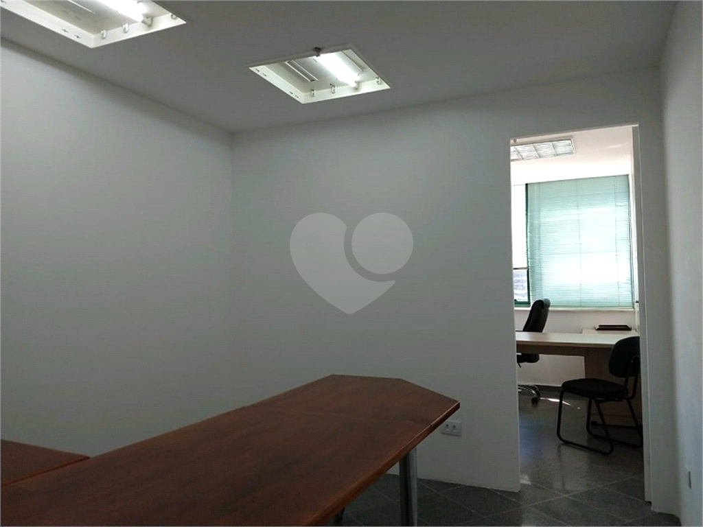 Conjunto Comercial no Tucuruvi.