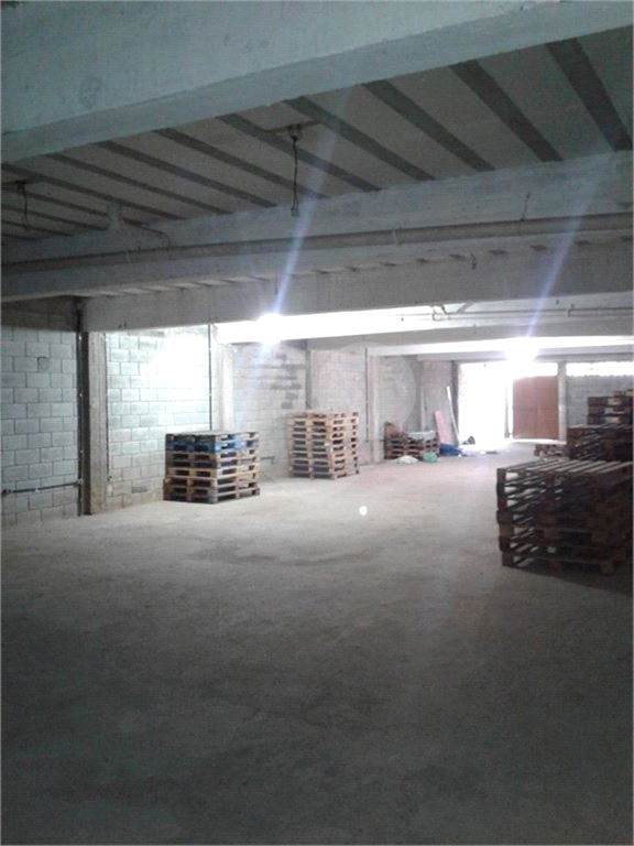 Prédio projetado para a construção de 12 apartamentos