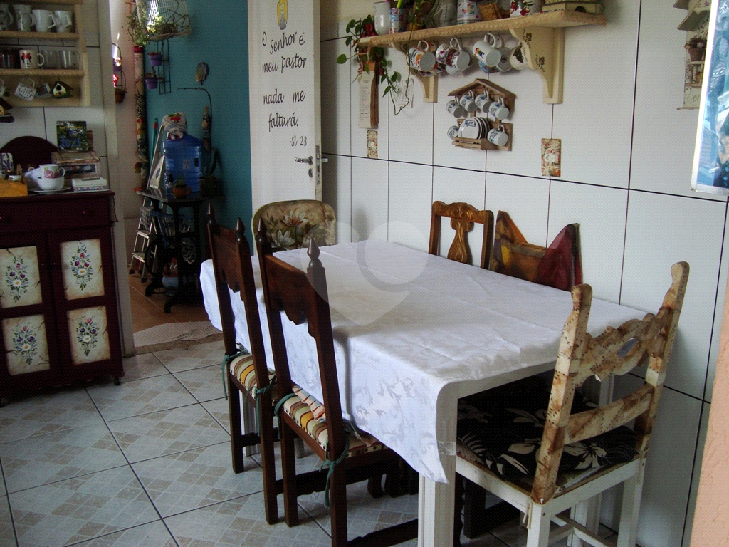 Casa na Santa Terezinha