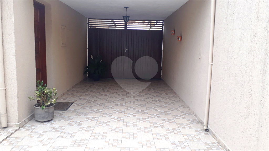 Casa totalmente térrea com 215 m² de área total
