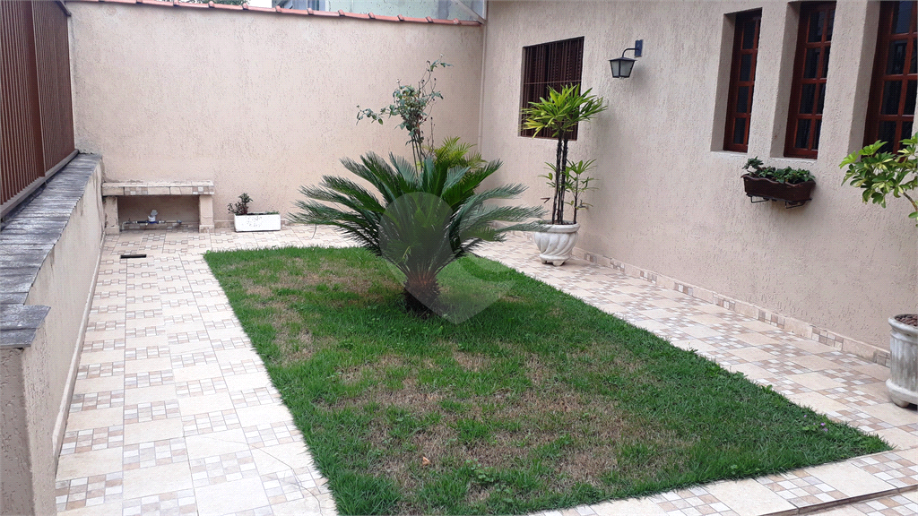 Casa totalmente térrea com 215 m² de área total