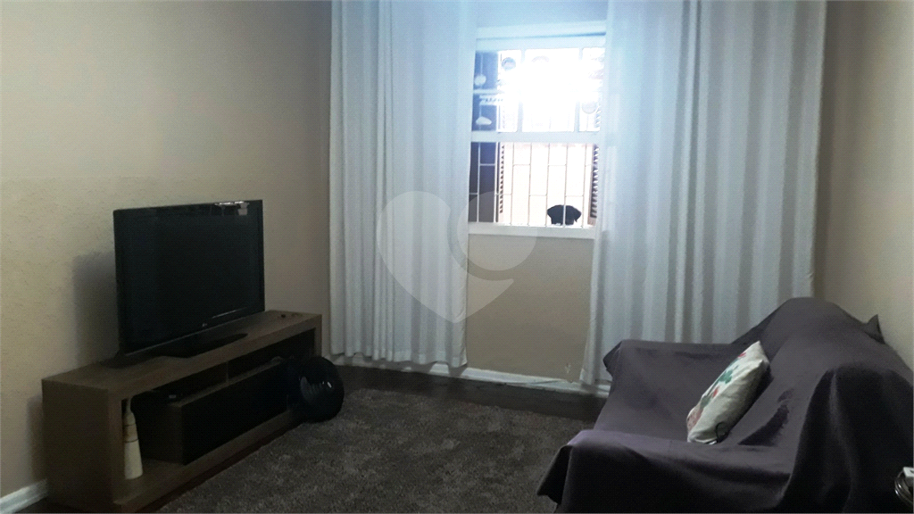 Casa totalmente térrea com 215 m² de área total