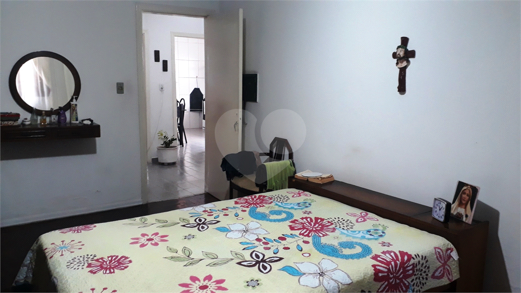 Casa totalmente térrea com 215 m² de área total