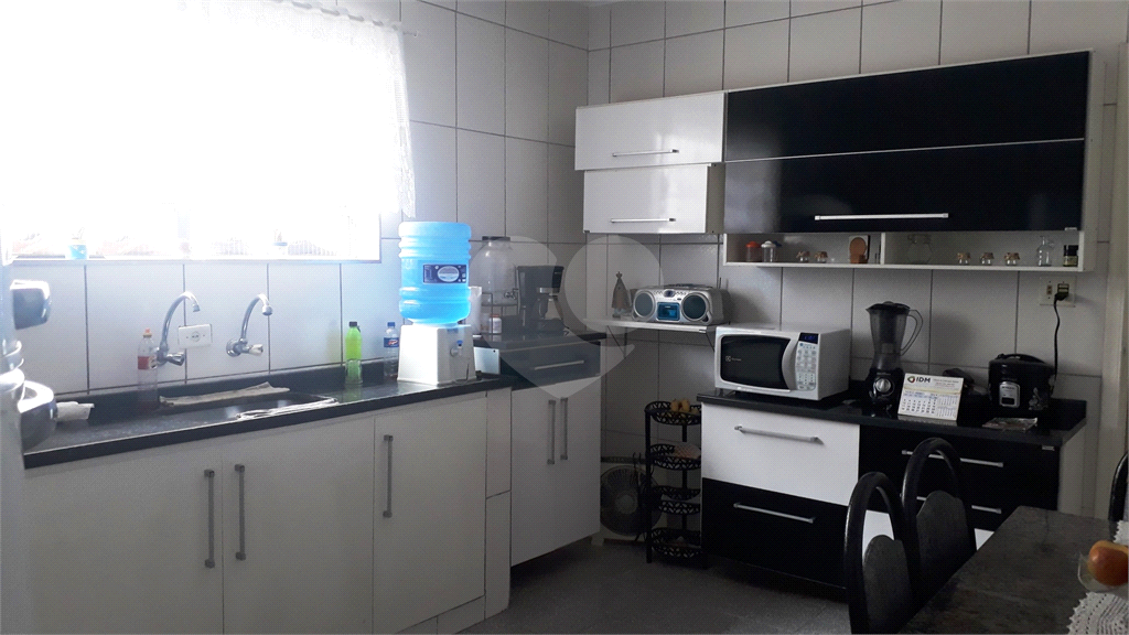 Casa totalmente térrea com 215 m² de área total