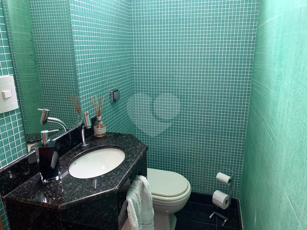 Excelente sobrado com piscina e churrasqueira