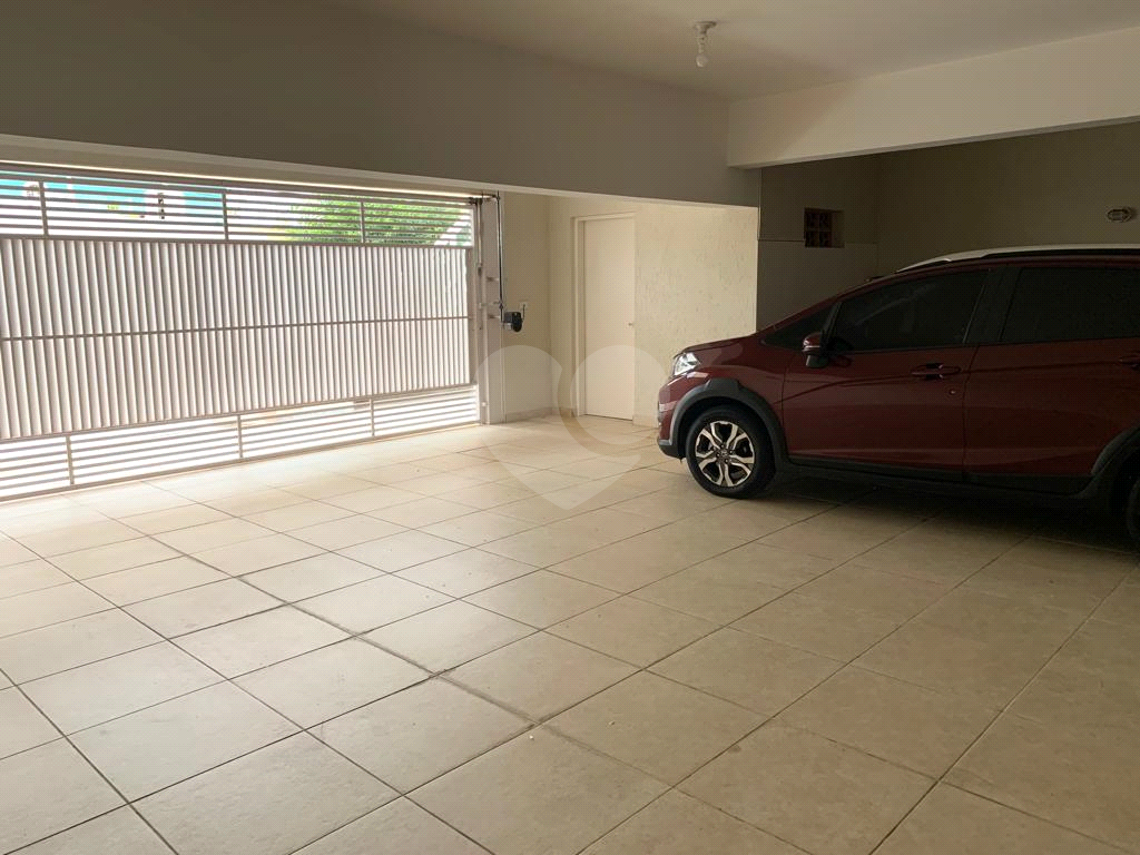 Excelente sobrado com piscina e churrasqueira