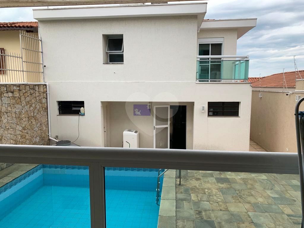 Excelente sobrado com piscina e churrasqueira