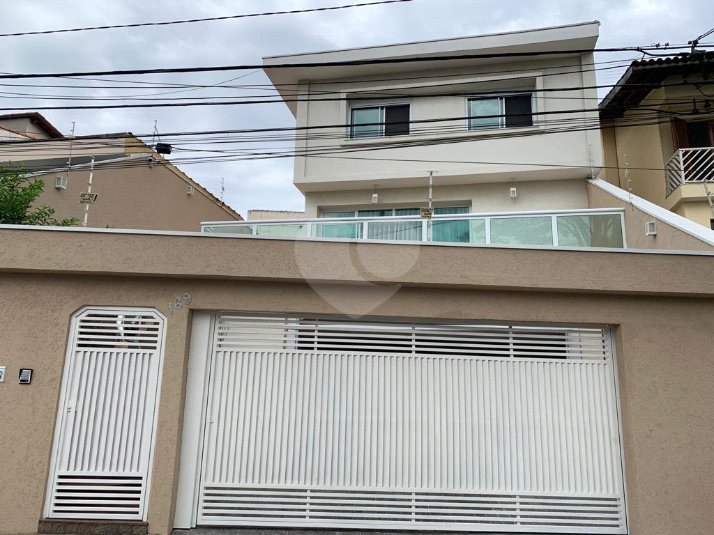 Excelente sobrado com piscina e churrasqueira