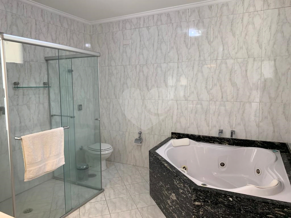 Excelente sobrado com piscina e churrasqueira