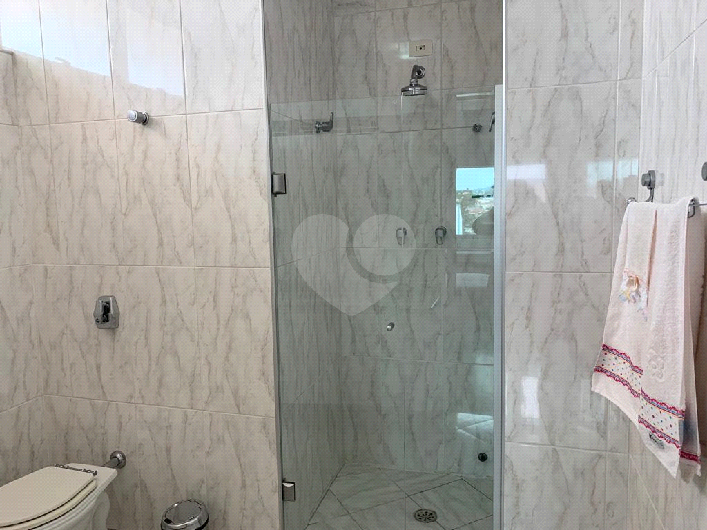 Excelente sobrado com piscina e churrasqueira