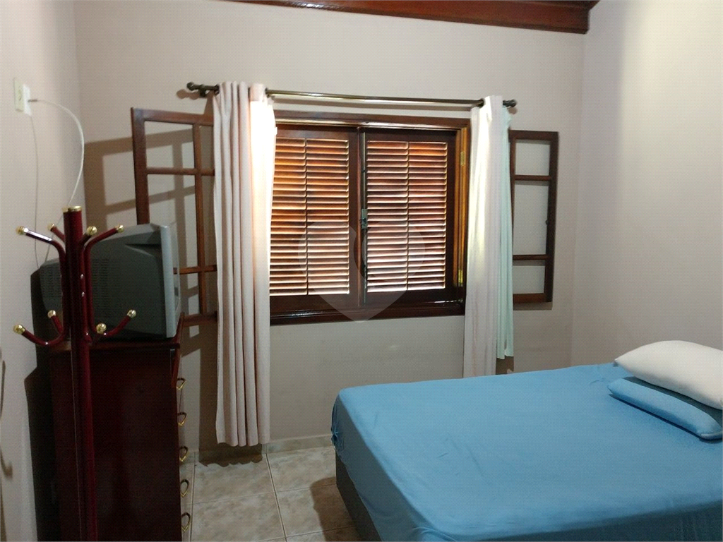 Casa em Bom Jesus dos Perdões - Bairro Guaxinduva