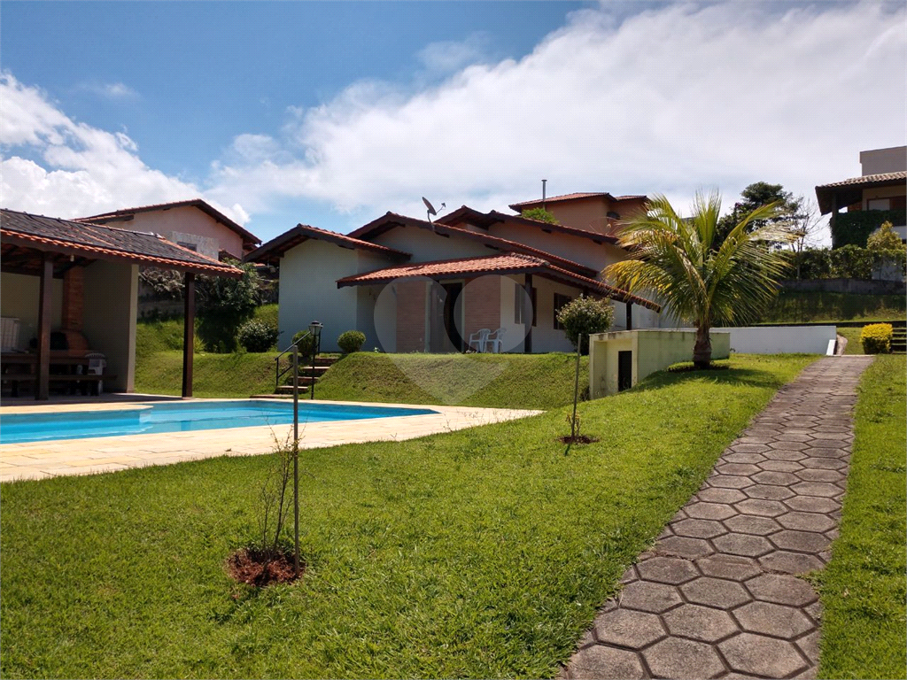 Casa em Bom Jesus dos Perdões - Bairro Guaxinduva