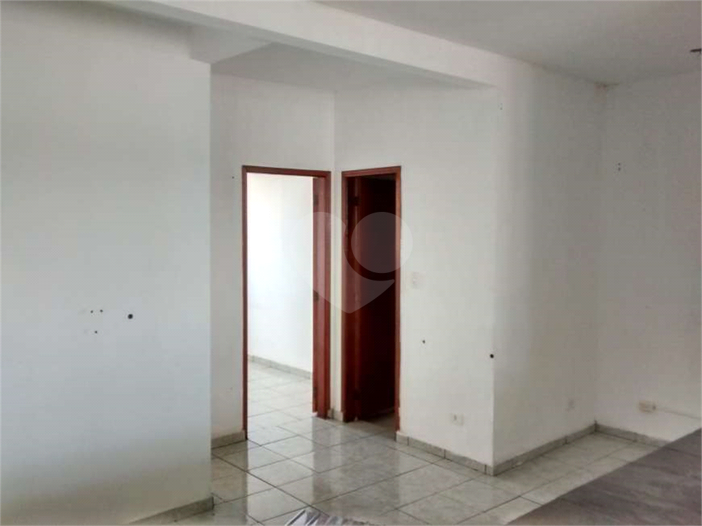 Prédio inteiro no bairro do Jardim Peri com 1.680 metros quadrados de esquina
