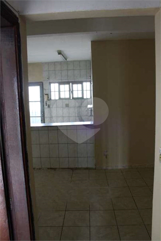 Prédio inteiro no bairro do Jardim Peri com 1.680 metros quadrados de esquina
