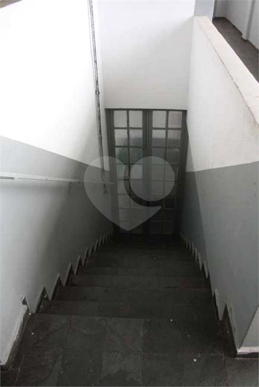 Prédio inteiro no bairro do Jardim Peri com 1.680 metros quadrados de esquina
