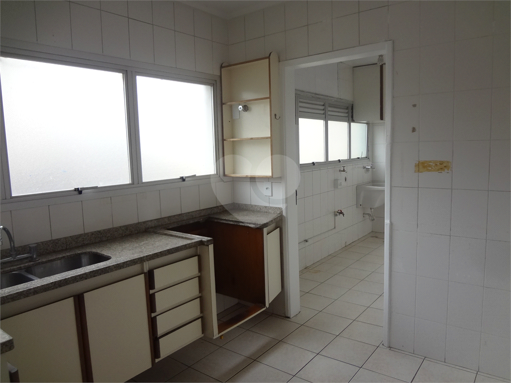 Apartamento na Água Fria, com 3 dormitórios, 1 vaga fixa, excelente localização.