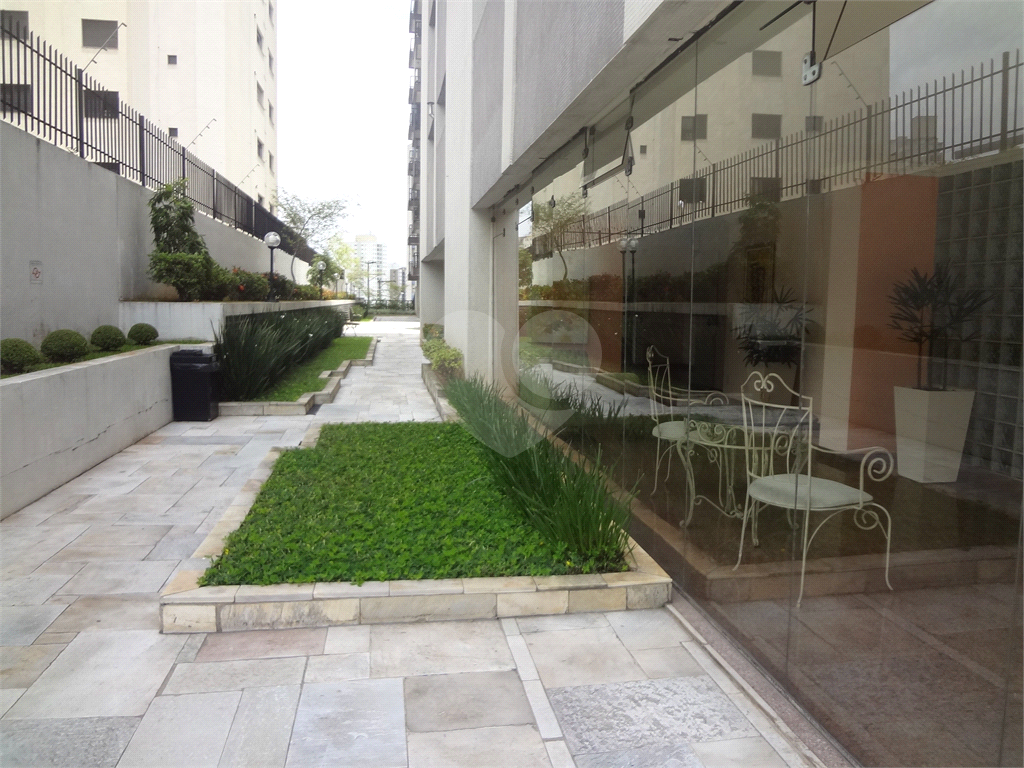 Apartamento na Água Fria, com 3 dormitórios, 1 vaga fixa, excelente localização.