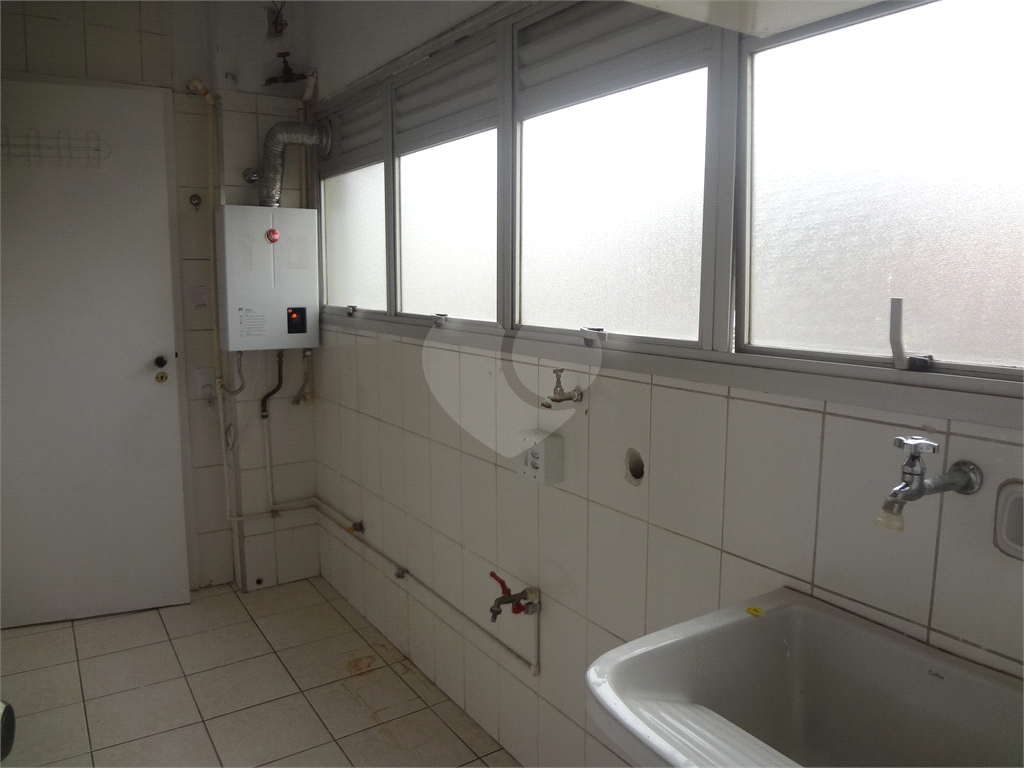 Apartamento na Água Fria, com 3 dormitórios, 1 vaga fixa, excelente localização.