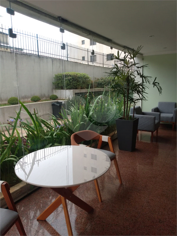 Apartamento na Água Fria, com 3 dormitórios, 1 vaga fixa, excelente localização.