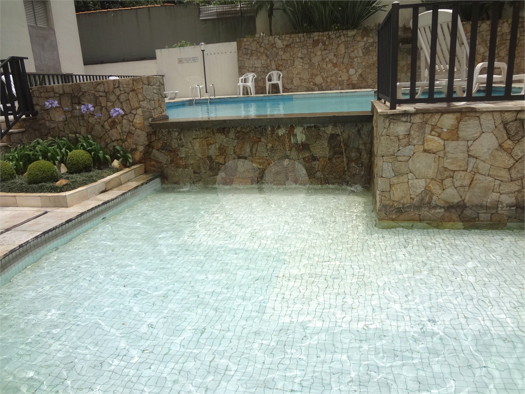 Apartamento na Água Fria, com 3 dormitórios, 1 vaga fixa, excelente localização.