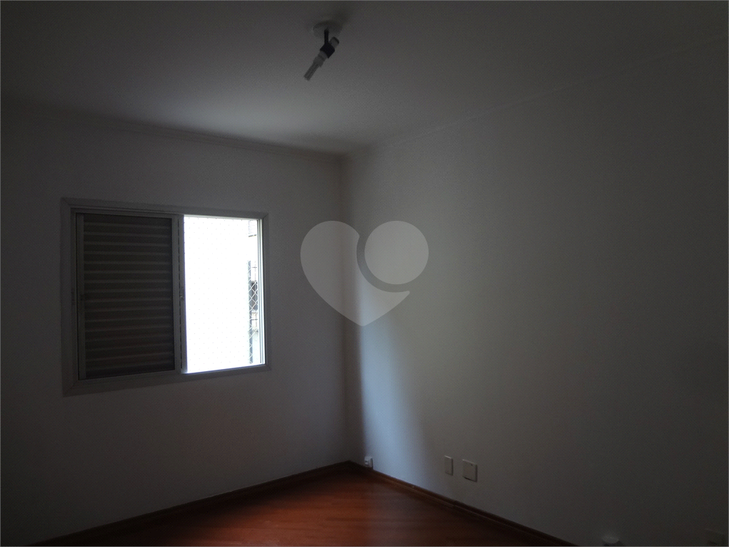 Apartamento na Água Fria, com 3 dormitórios, 1 vaga fixa, excelente localização.