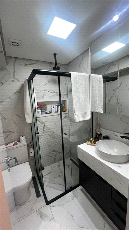  Apartamento Reformado com Varanda Gourmet na Vila Ester | 2 Dormitórios,1 vaga e  Lazer Completo 