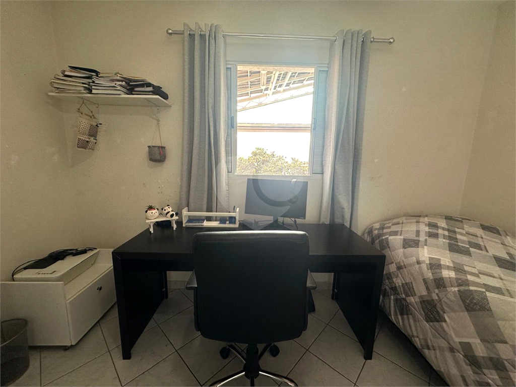 Sobrado localizado no Mandaqui, com 2 suítes e 3 vagas de garagem. Excelente conservação.