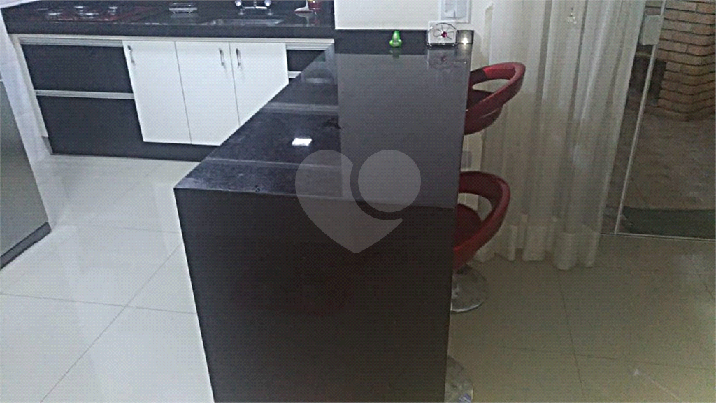 Sobrado em condomínio fechado. 130m²  8 minutos para o Metrô