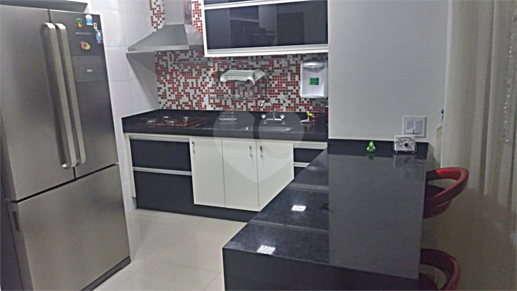 Sobrado em condomínio fechado. 130m²  8 minutos para o Metrô