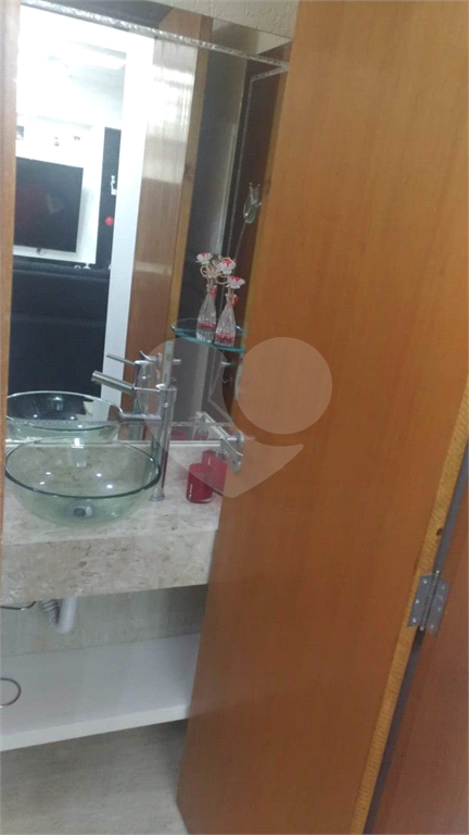 Sobrado em condomínio fechado. 130m²  8 minutos para o Metrô