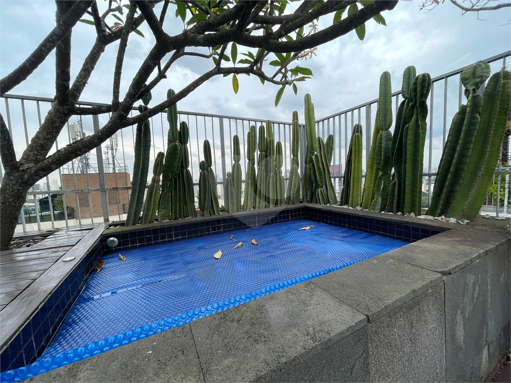 Cobertura tríplex com 285 m², 2 suítes, 3 vagas na Rua Fidalga, Vila Madalena-SP