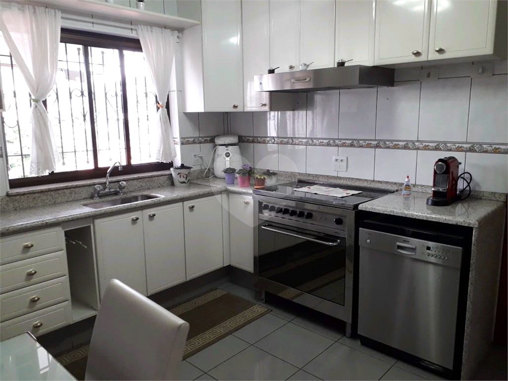 SOBRADO AMPLO COM 4 DORMITORIOS VISÃO PARA SERRA