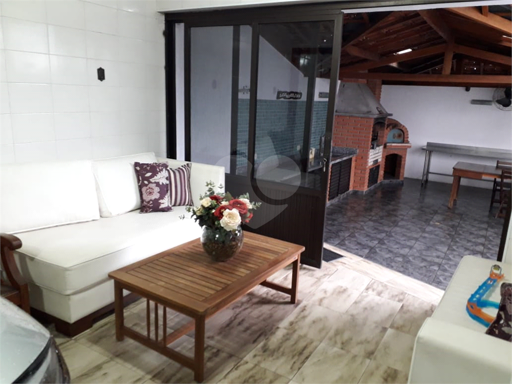 SOBRADO AMPLO COM 4 DORMITORIOS VISÃO PARA SERRA