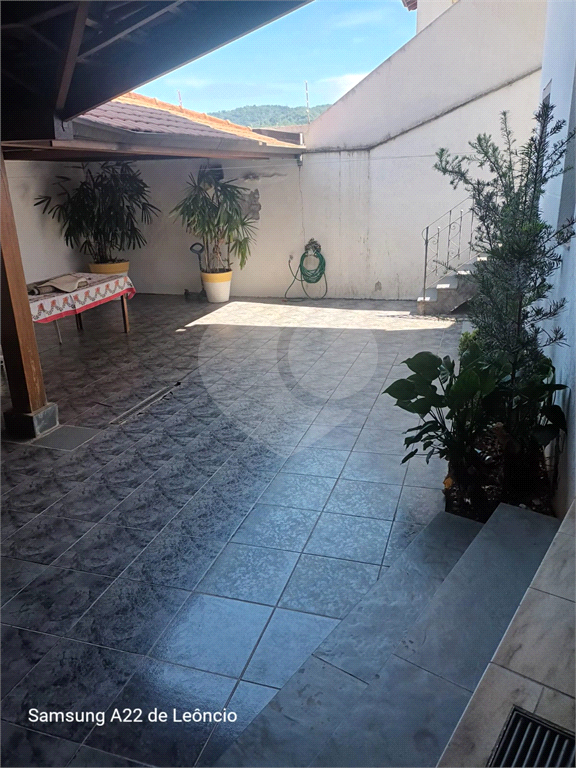 SOBRADO AMPLO COM 4 DORMITORIOS VISÃO PARA SERRA