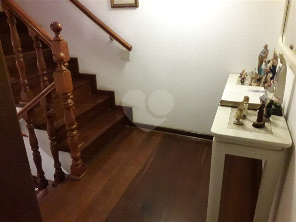 SOBRADO AMPLO COM 4 DORMITORIOS VISÃO PARA SERRA