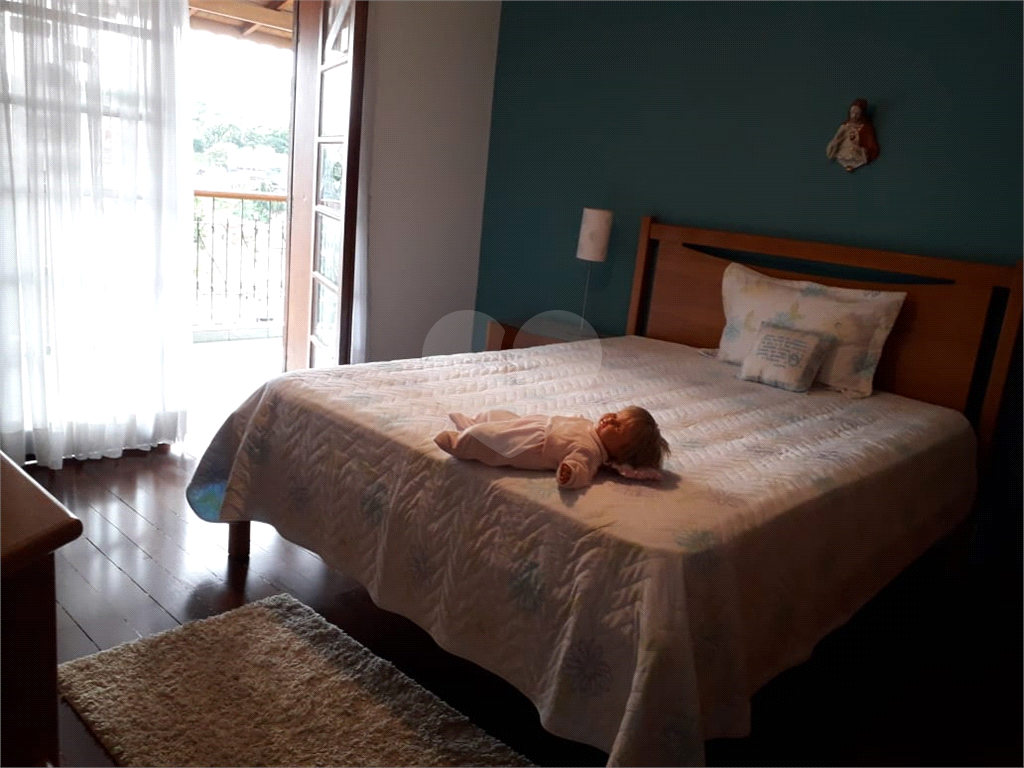 SOBRADO AMPLO COM 4 DORMITORIOS VISÃO PARA SERRA