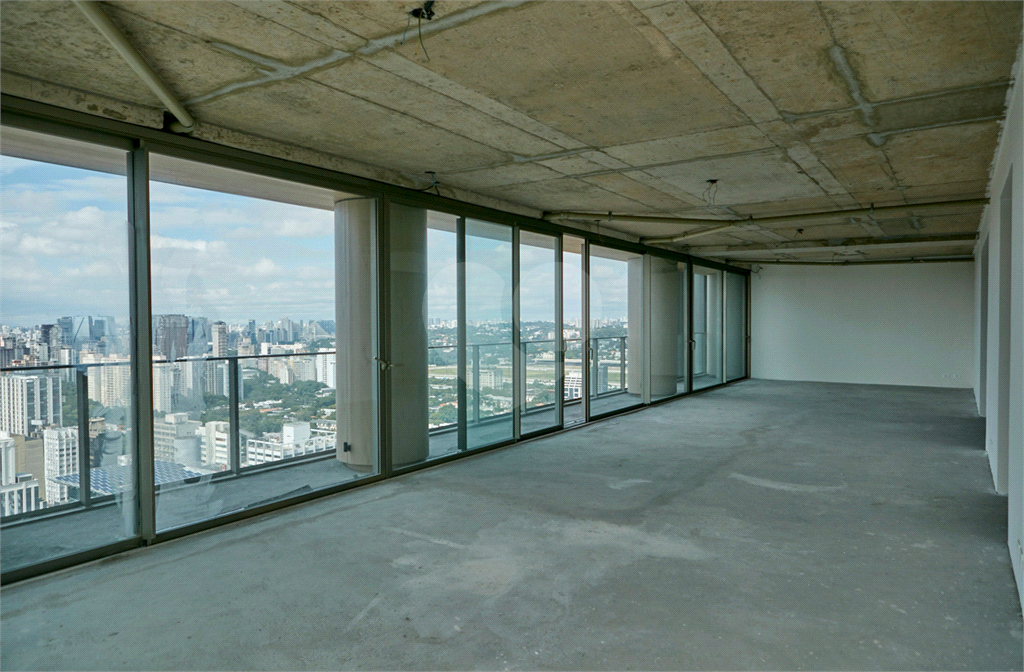 Apartamento à venda em PINHEIROS com 456,86 m²