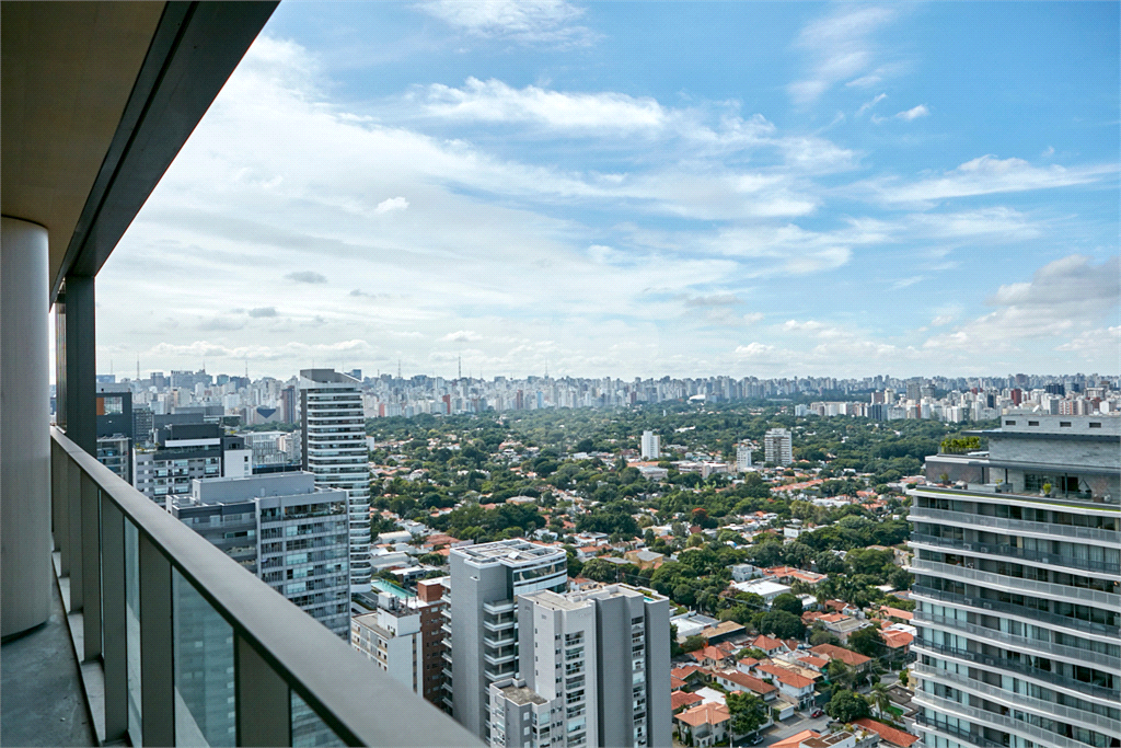 Apartamento à venda em PINHEIROS com 456,86 m²